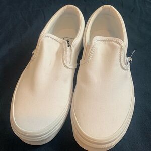 BNWB Vans canvas slip ons